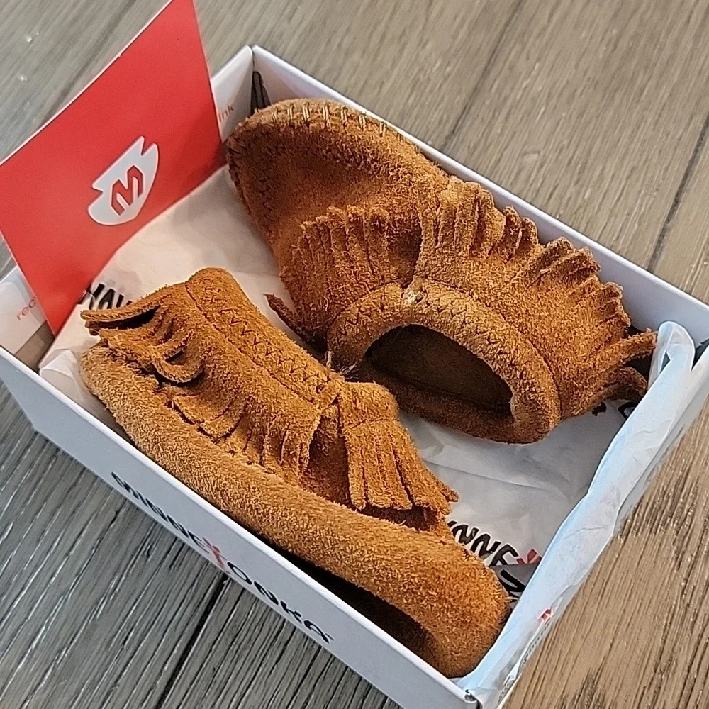 Minnetonka Moccasins Riley Bootie- Tan Fringe~ Size 3 Infant